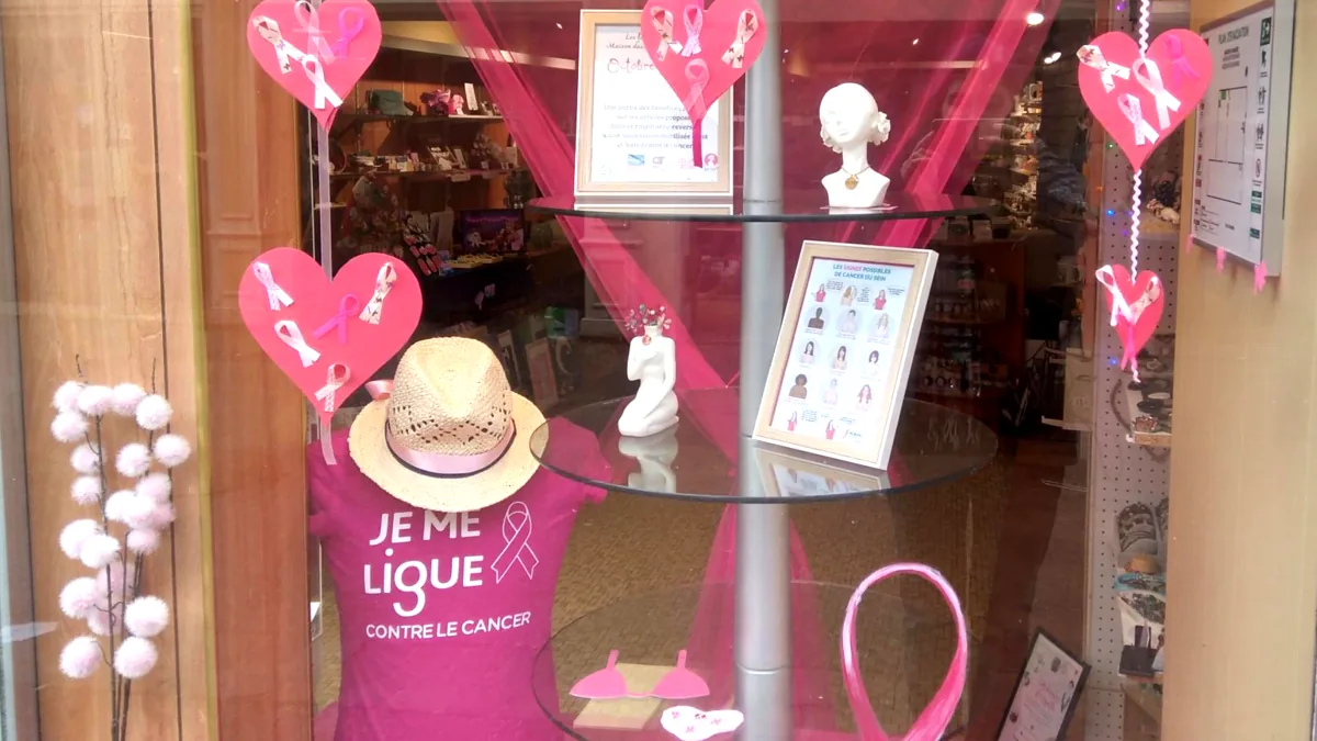 Vitrine Octobre rose 2025 de La Maison du Manège